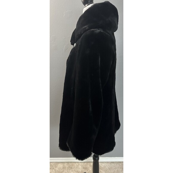 Women’s  Jones New York Faux Fur Jacket Beautiful Black Coat Button Size Small - Picture 2 of 11